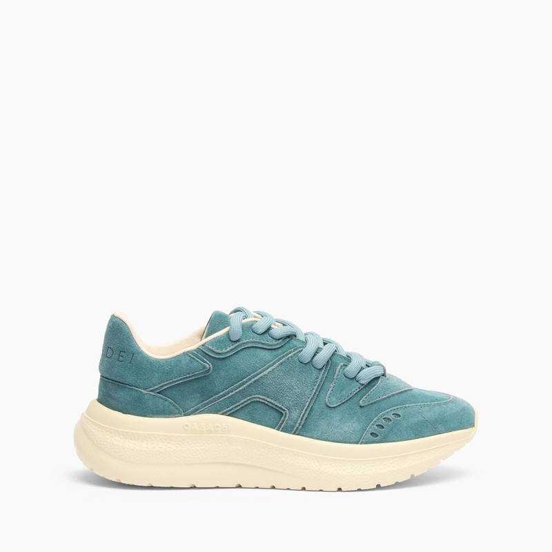 Mia Sneakers 1