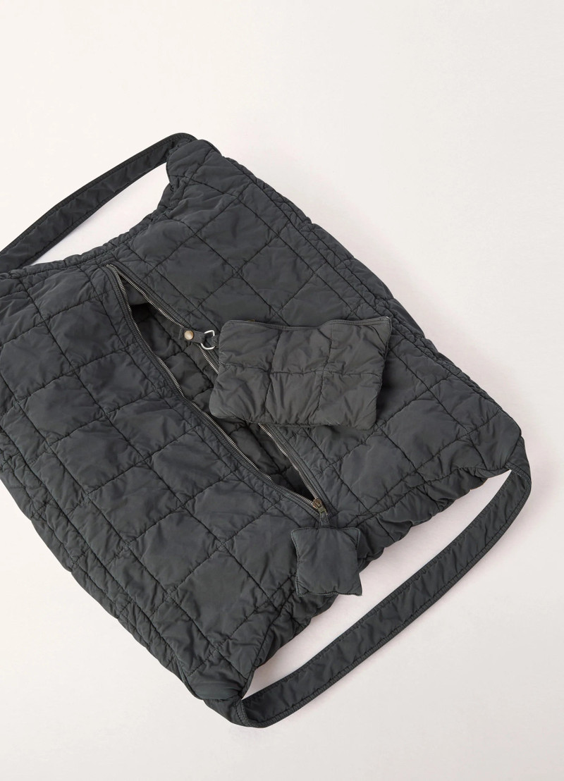 Lemaire WADDED LARGE TOTE BAGE
COTTON NYLON outlook