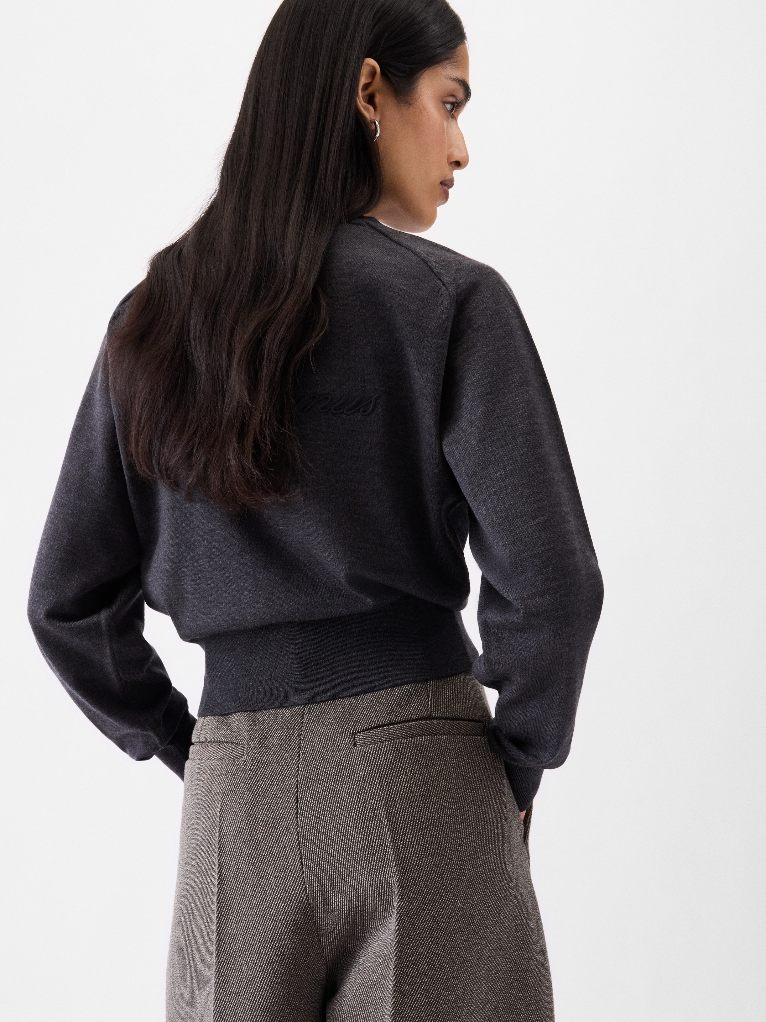 The embroidered sweater - 4