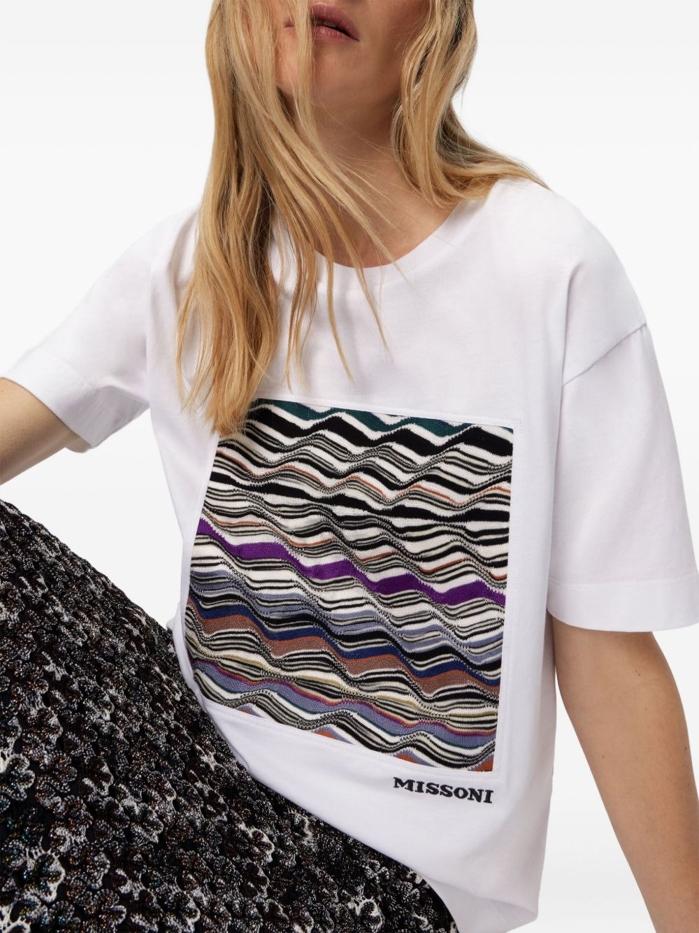 wave-pattern box-applique T-shirt - 4