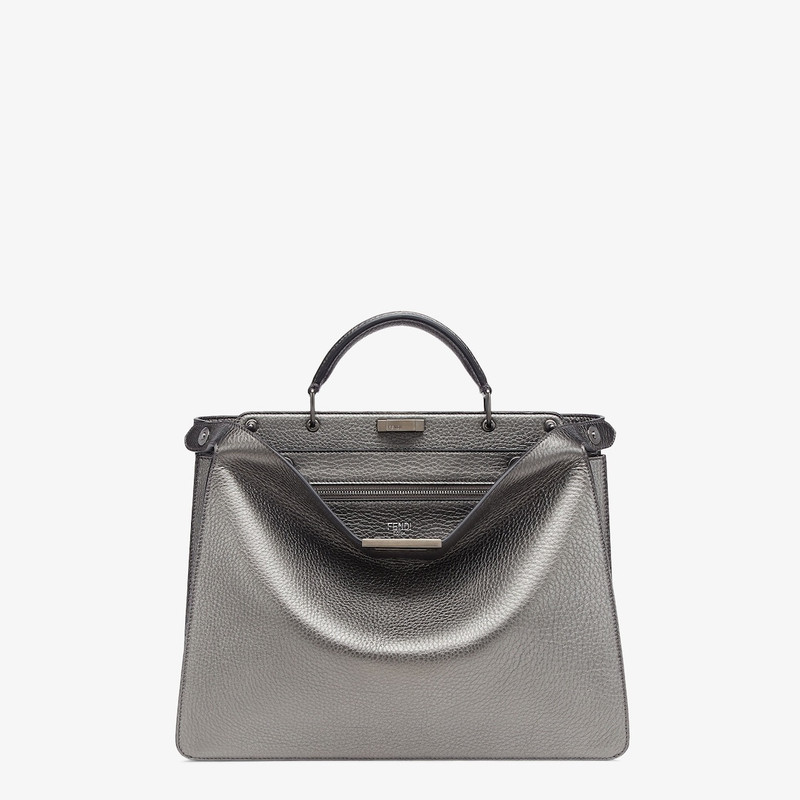 Medium Peekaboo ISeeU bag, made of dark gray Cuoio Romano leather with a metallic effect. The interi 1
