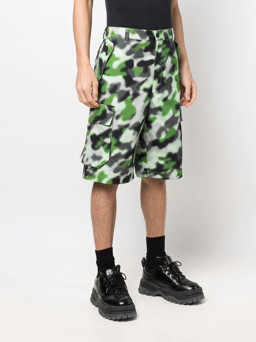 camouflage print cargo shorts - 3