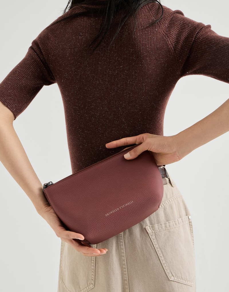 Grained calfskin pouch with shiny zipper pull 4
