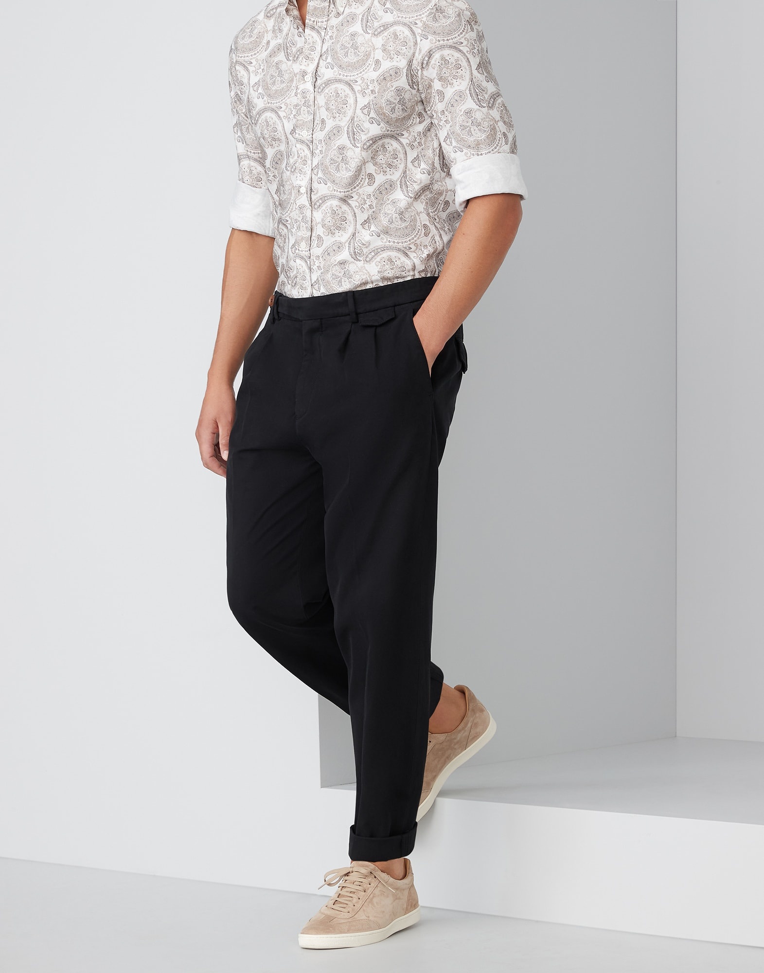 Garment-dyed leisure fit trousers in twisted cotton gabardine with double pleats and tabbed waistban - 1