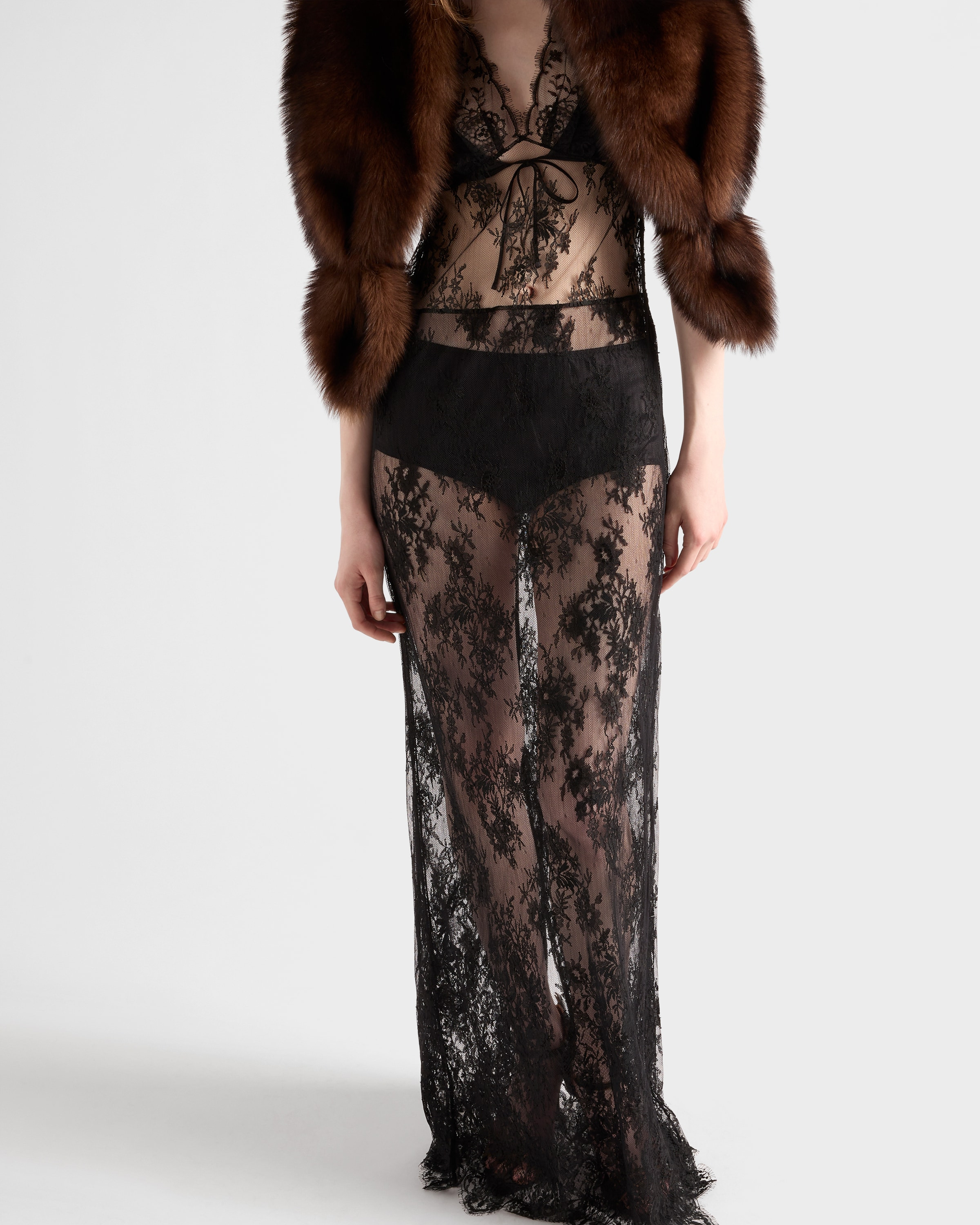 Long lace dress - 4