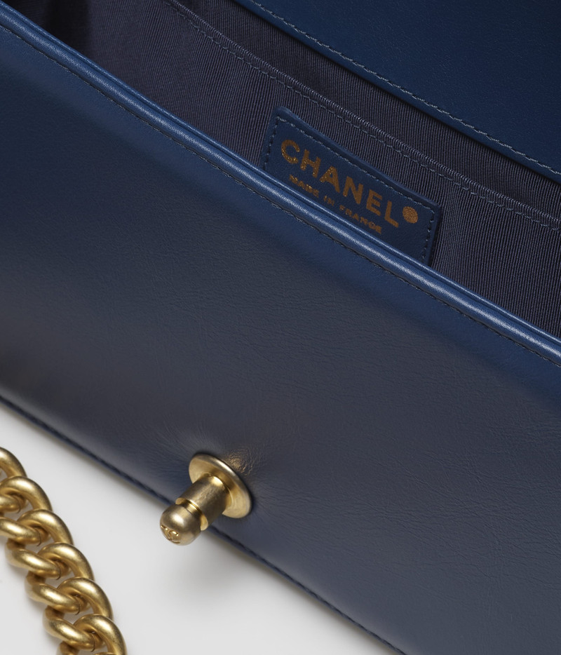 BOY CHANEL Flap Bag with Handle 3