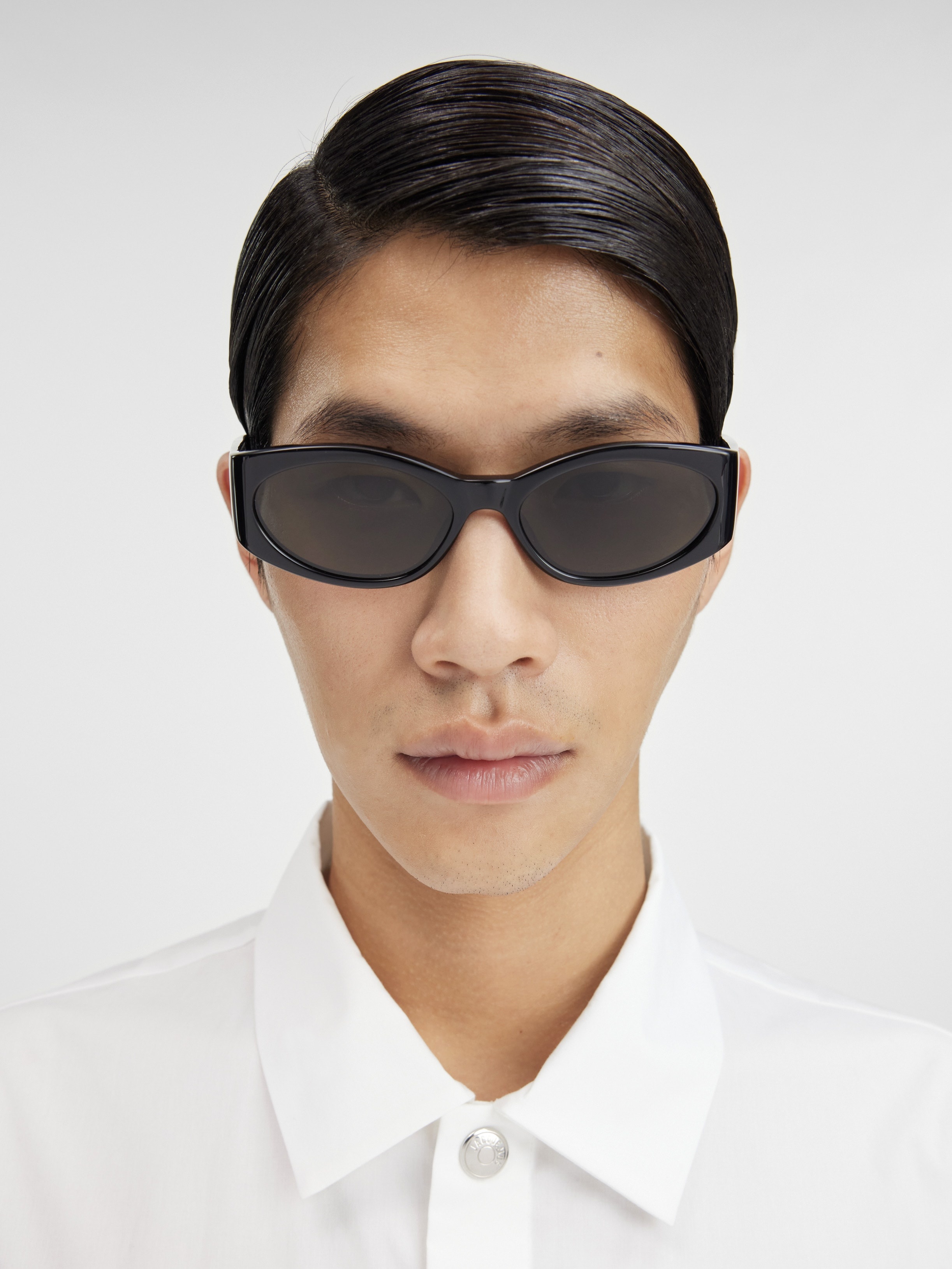 【関税込み】JACQUEMUS ブラック Les Lunettes Ovalo サングラス JACQUEMUS Black 'Les Lunettes Ovalo' Sunglasses Jacquemus