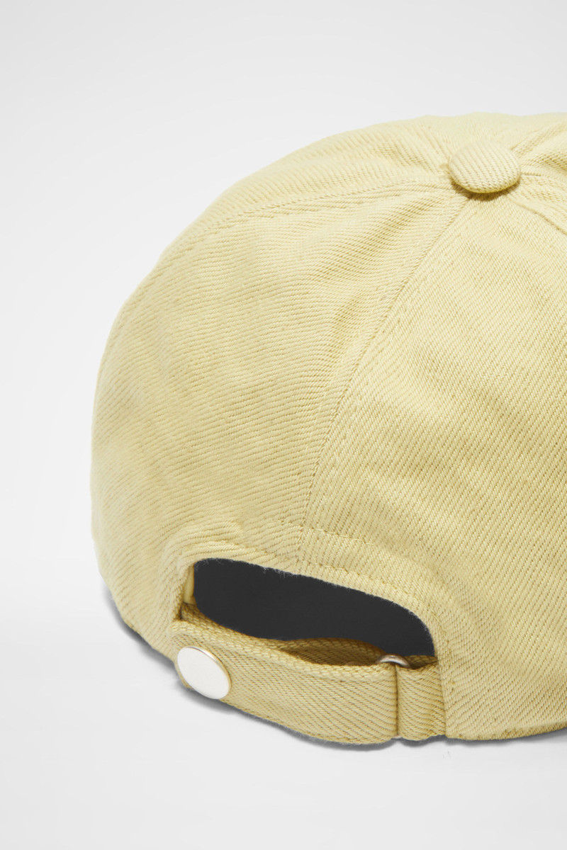 Jil Sander Cap outlook