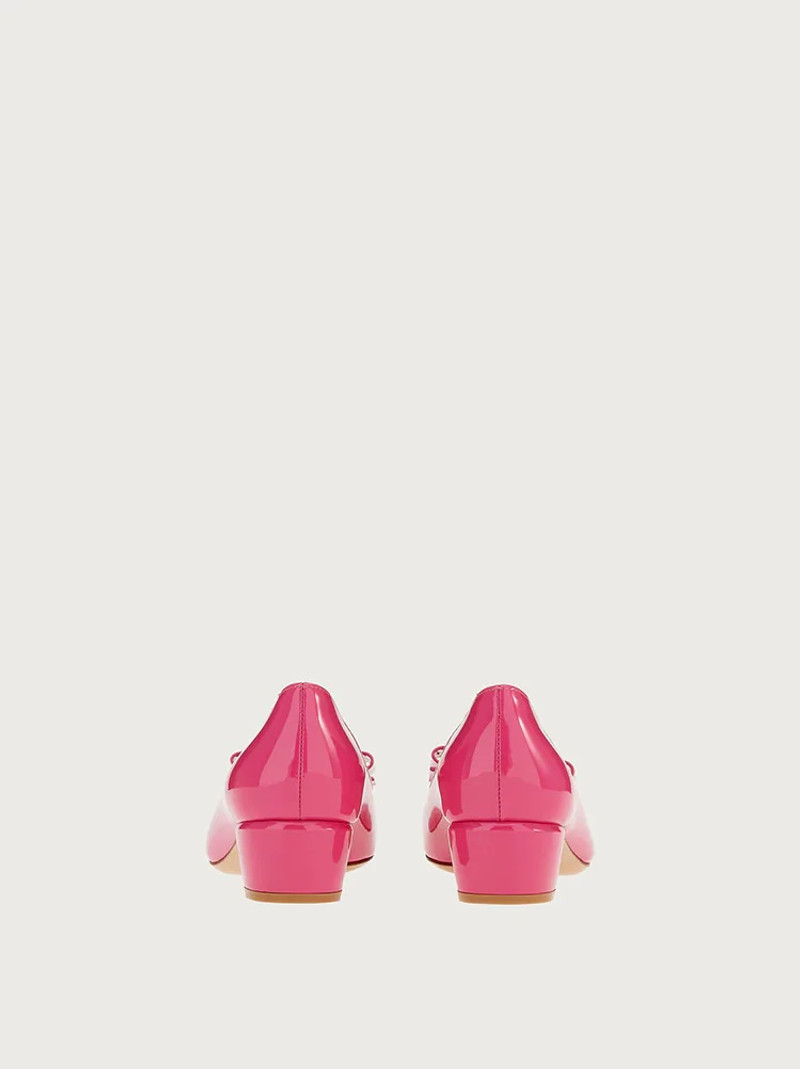 FERRAGAMO VARA BOW PUMP SHOE outlook