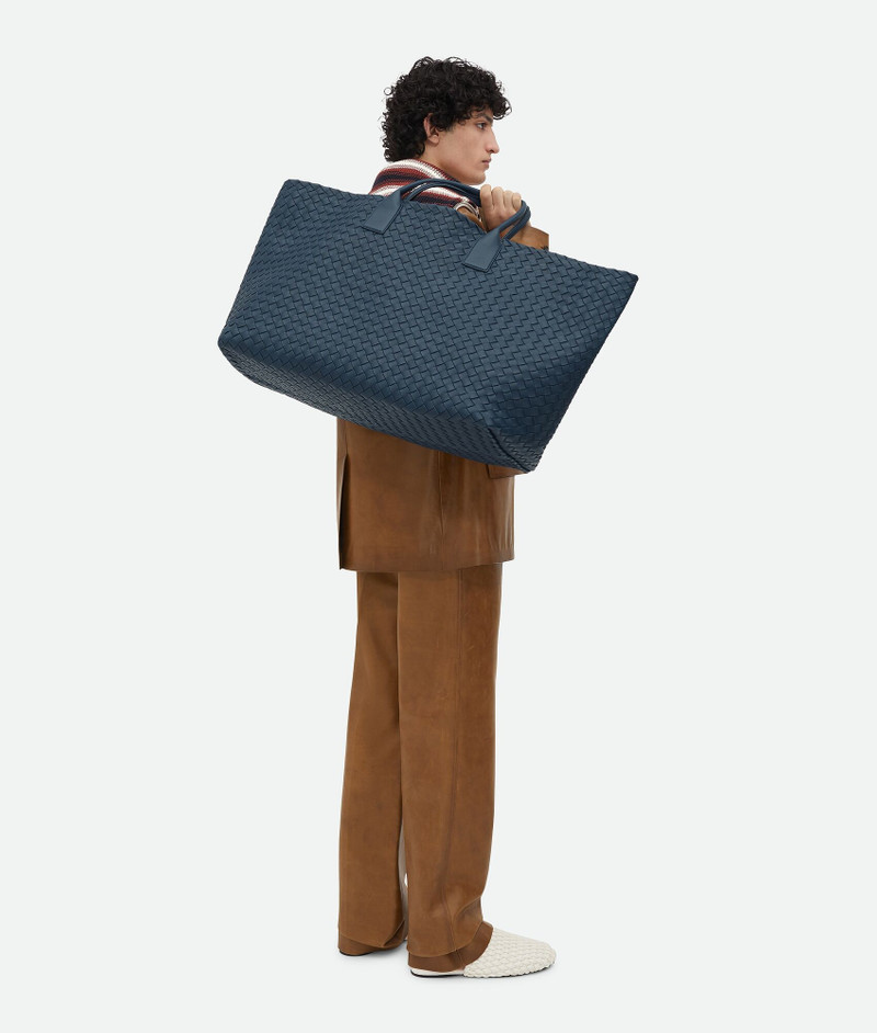 Bottega Veneta Maxi Cabat outlook