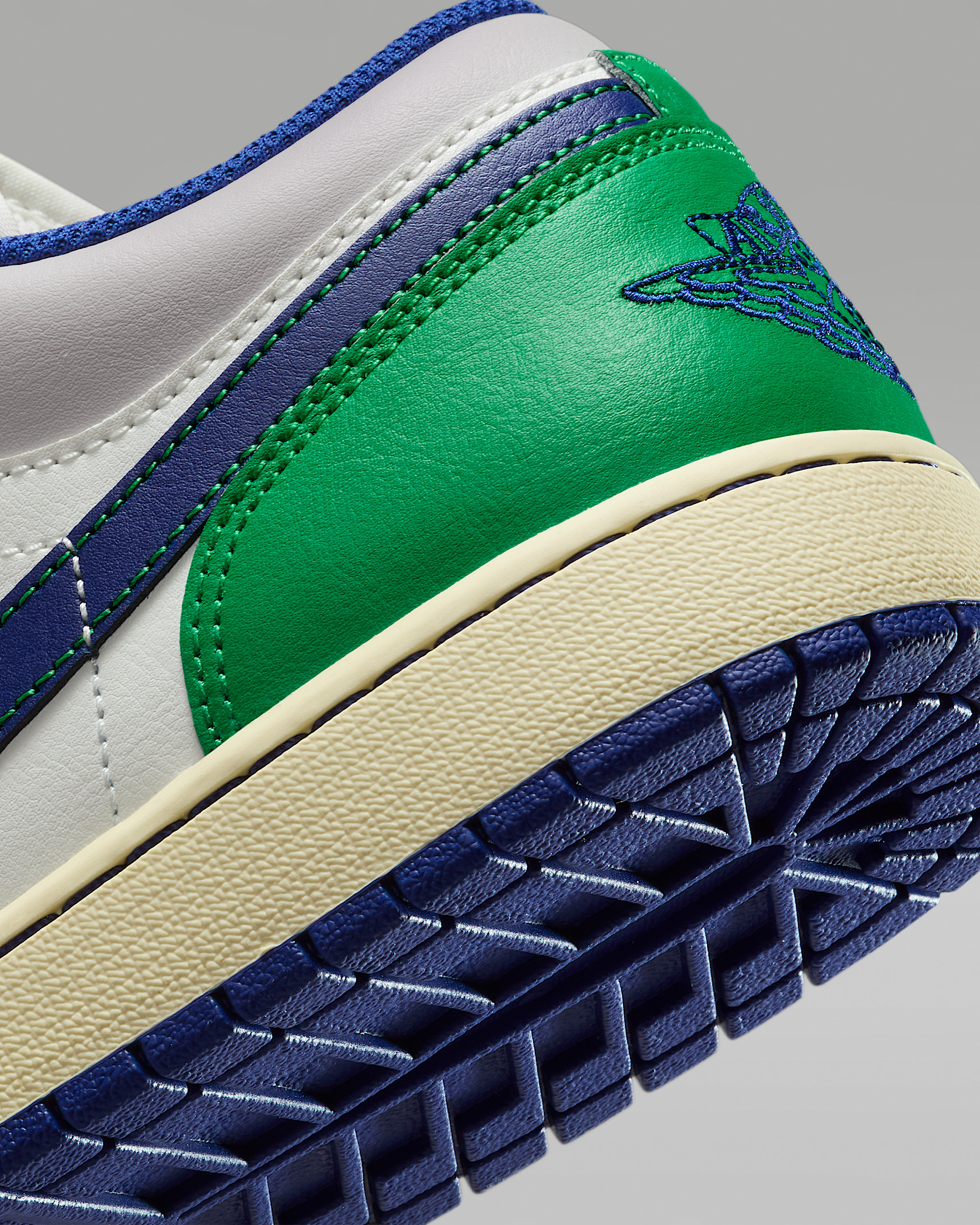 Air Jordan 1 Low Men's Shoes - 8