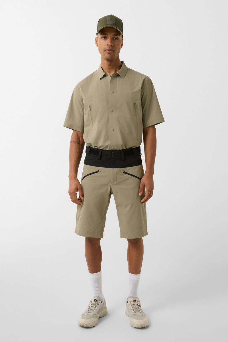 BOGNER Cewan Functional shorts in Beige/Black outlook