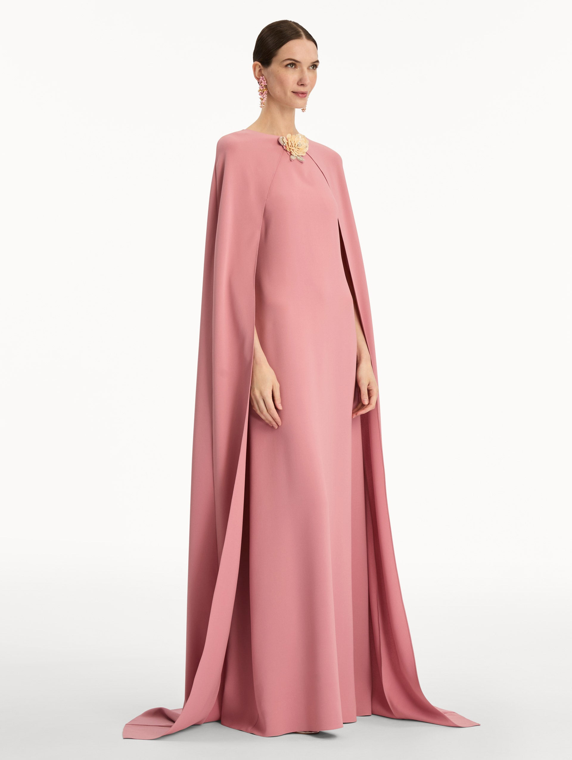 BROOCH EMBROIDERED CAPE-BACK CAFTAN - 4