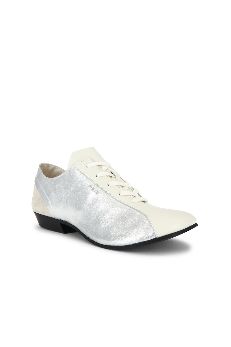 081 Cascade Shoe 2