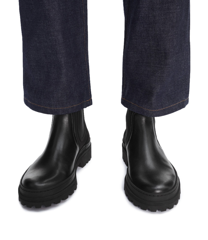 A.P.C. 35 Chelsea boots outlook