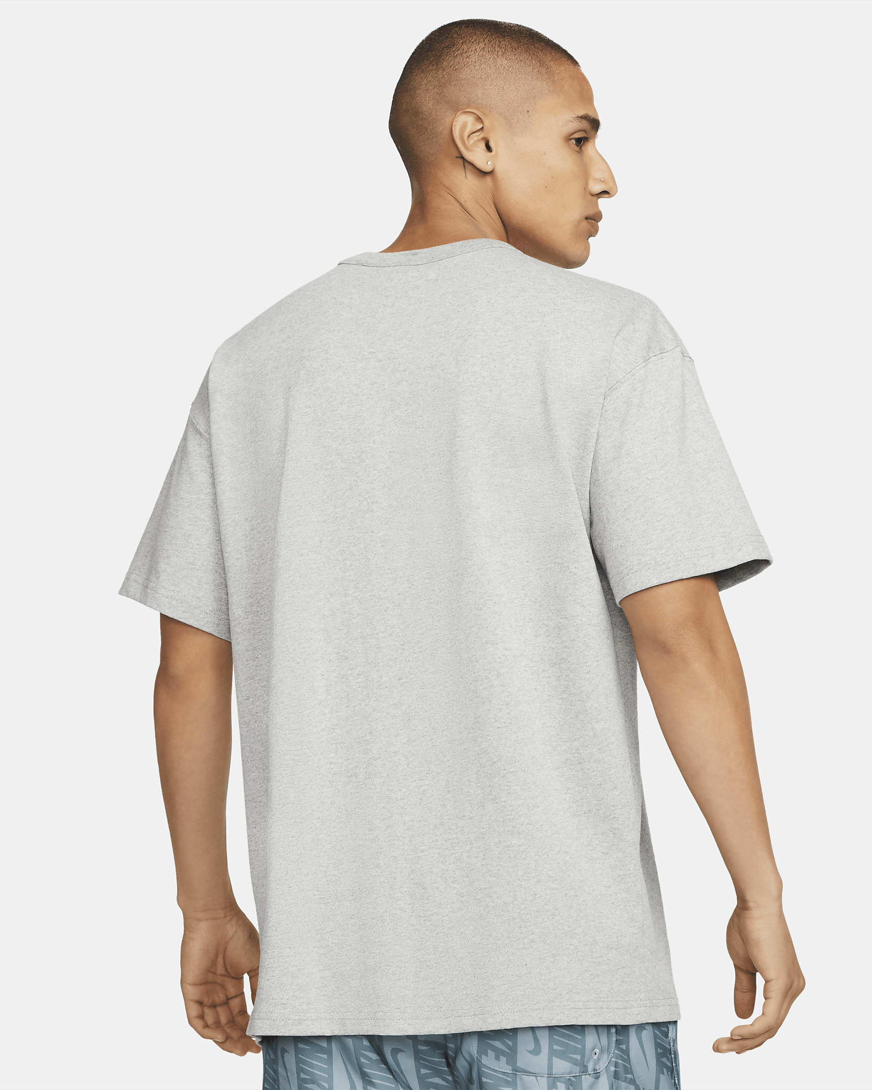 Nike Sportswear Premium Essentials Men's Pocket T-Shirt - 2