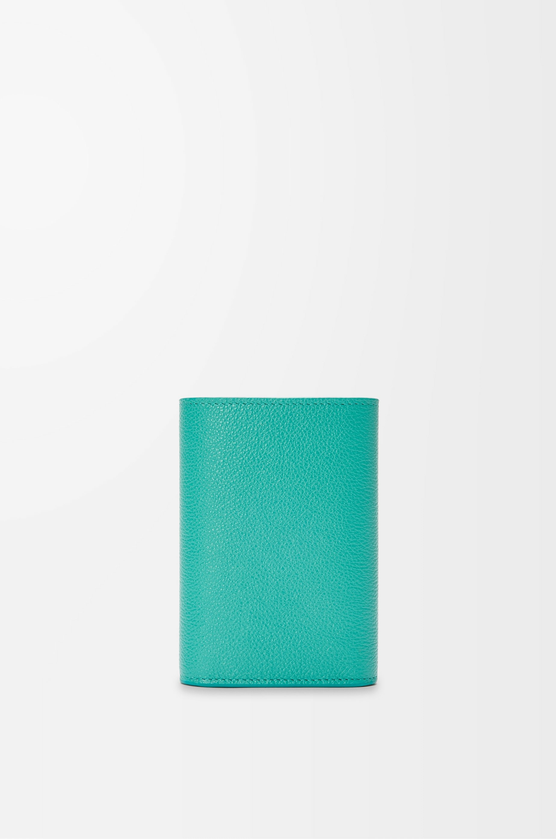 Pebble small vertical wallet in pebble grained calfskin - 4