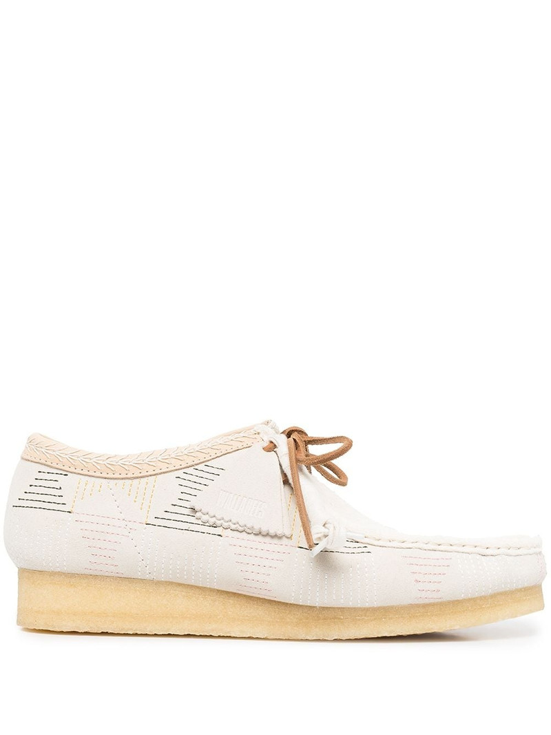Wallabee lace-up fastening boots 1