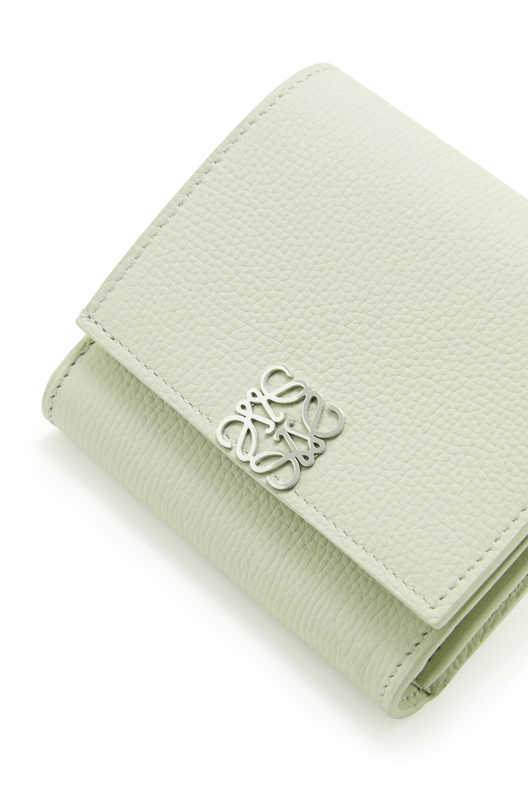 Anagram compact flap wallet in pebble grain calfskin - 5