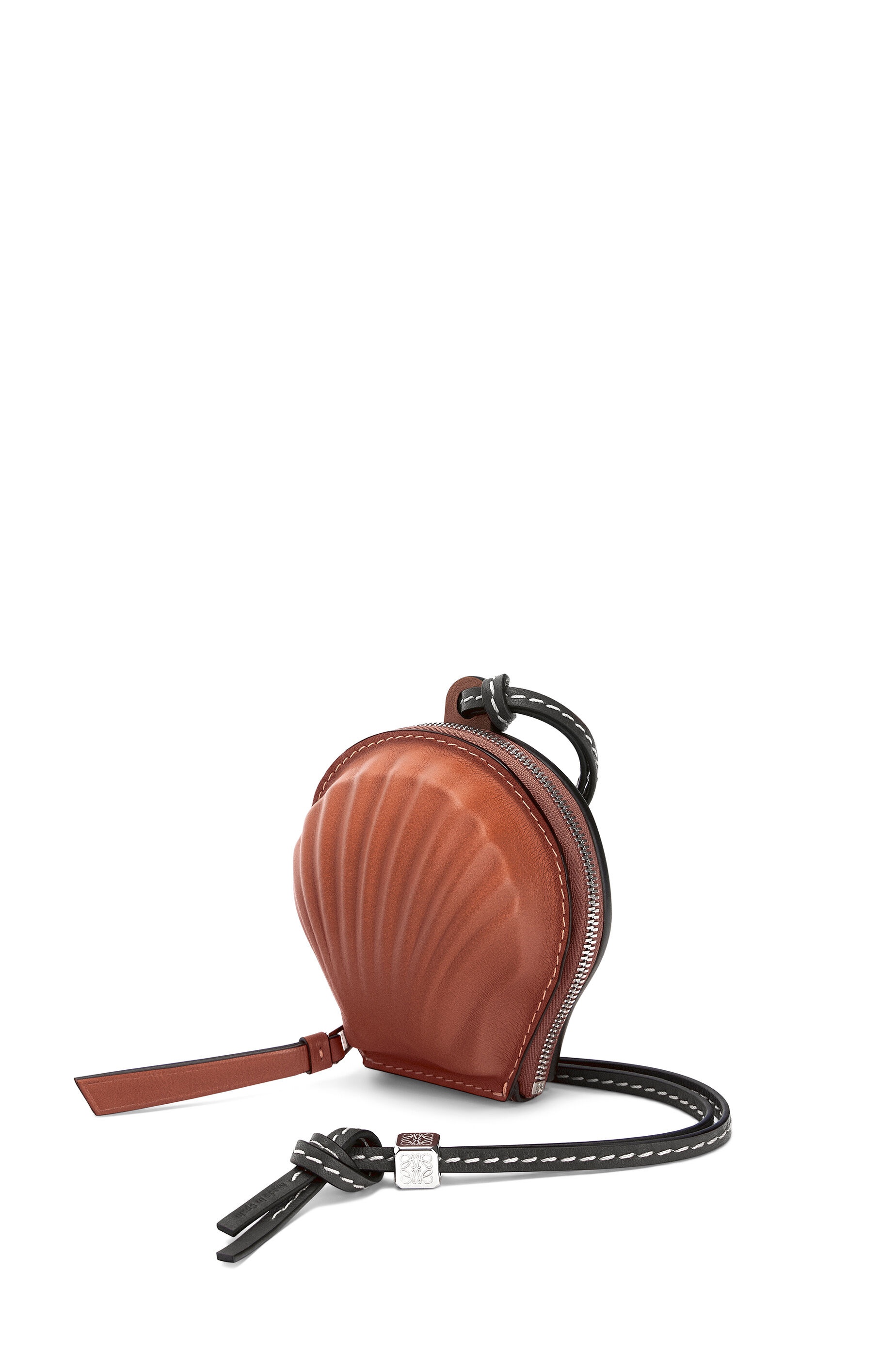 Mini seashell pouch in classic calfskin - 6