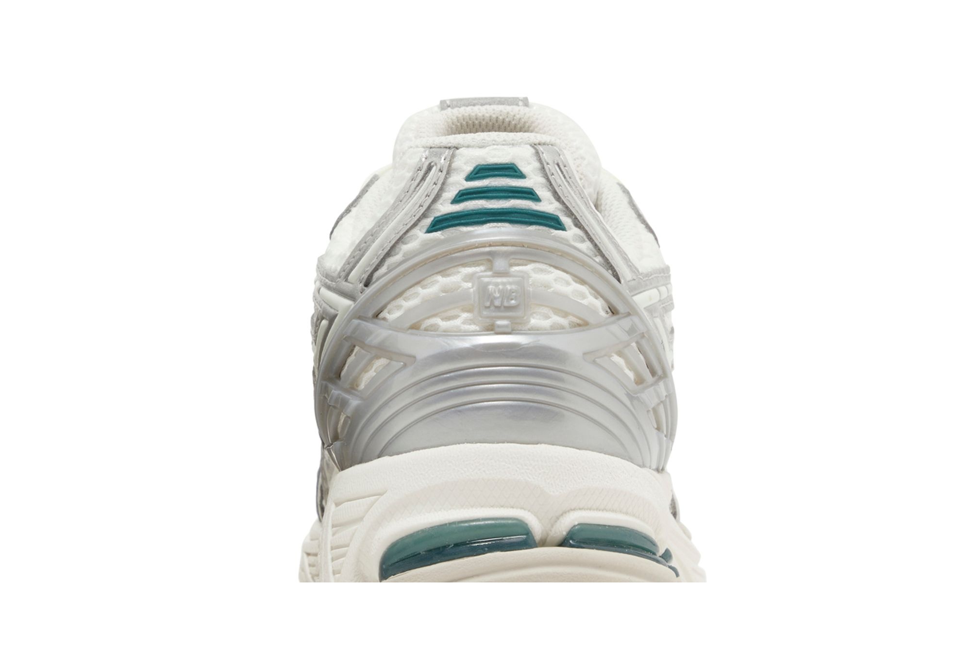 1906R 'Silver Metallic Cream' - 7