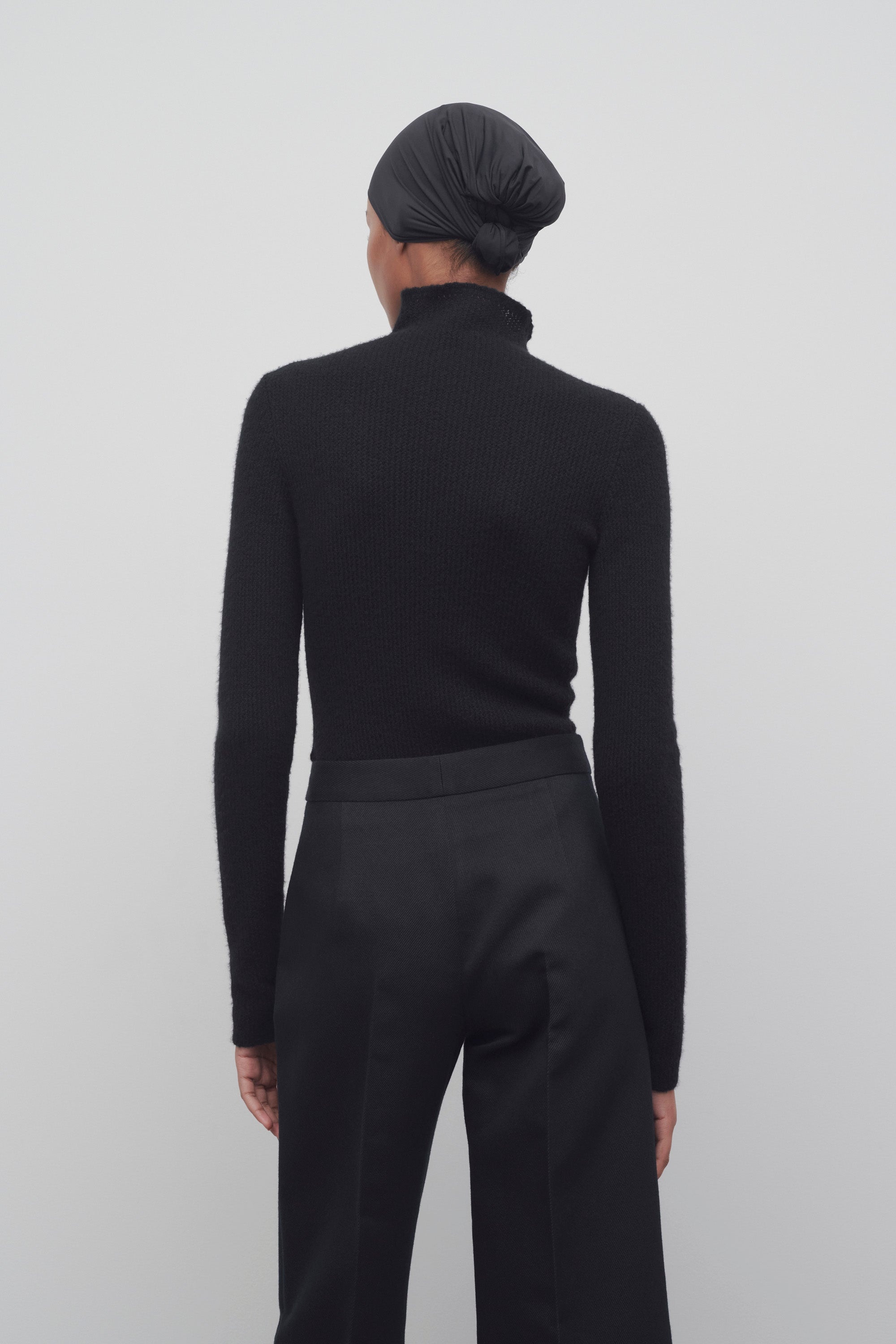 Hurly Turtleneck in Cashmere and Silk - 5