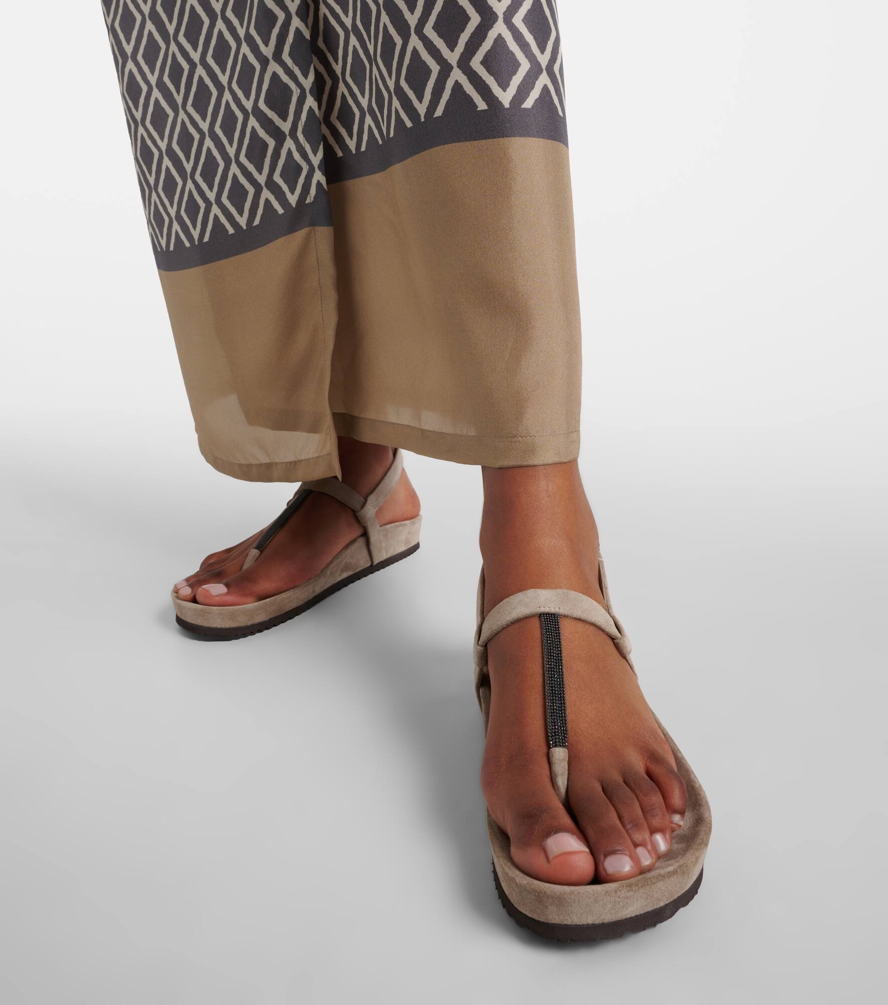 Embellished suede thong sandals - 4