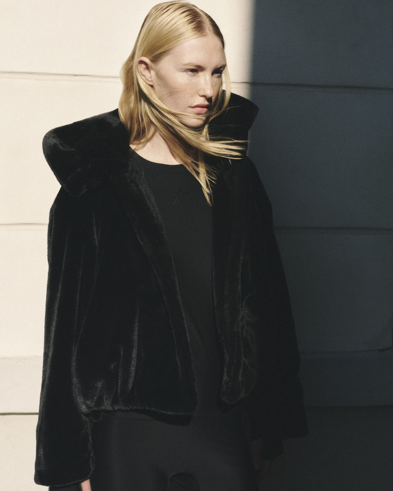 PERFECT MOMENT Faux Fur Hoodie outlook