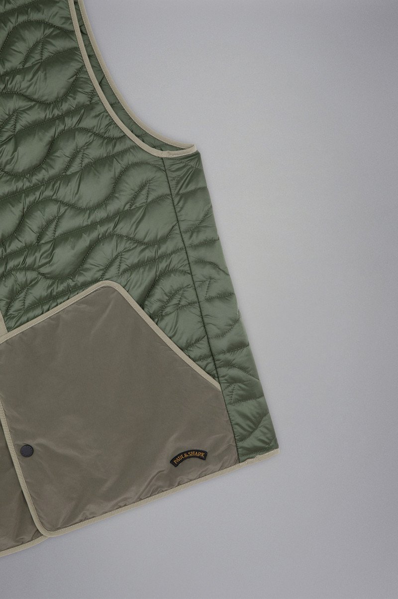 SHARK QUILTED GILET 5