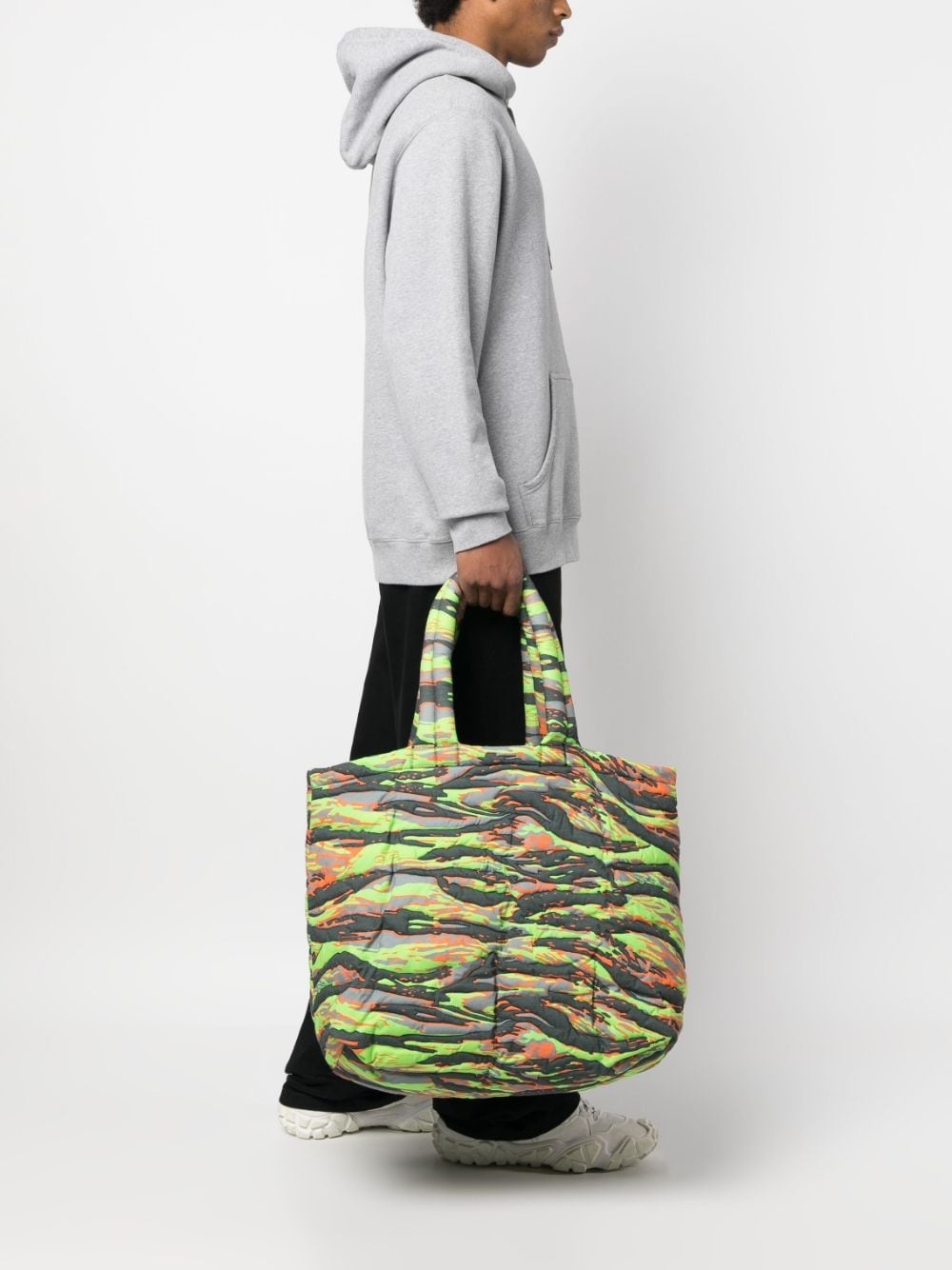 camouflage-print puffer tote bag - 2