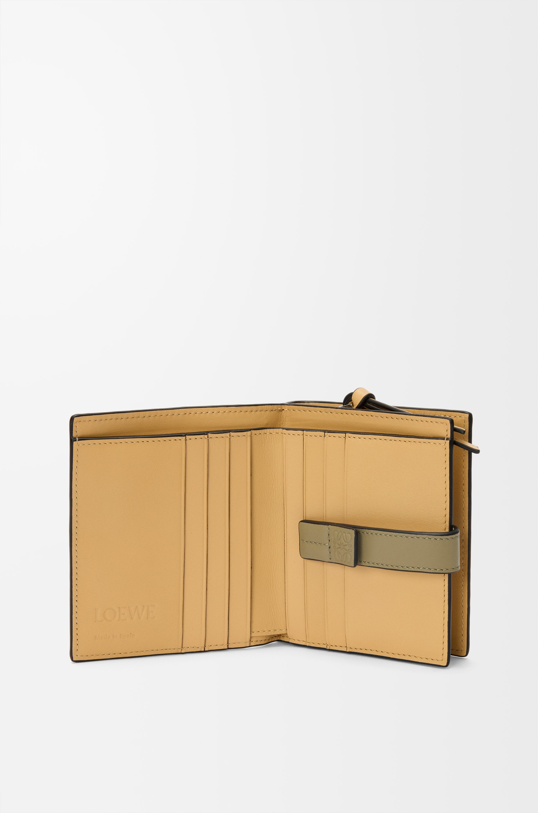 Compact zip wallet in soft grained calfskin - 2
