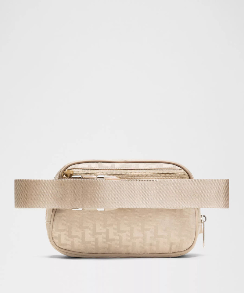 Everywhere Belt Bag 1L *L Monogram Jacquard 3