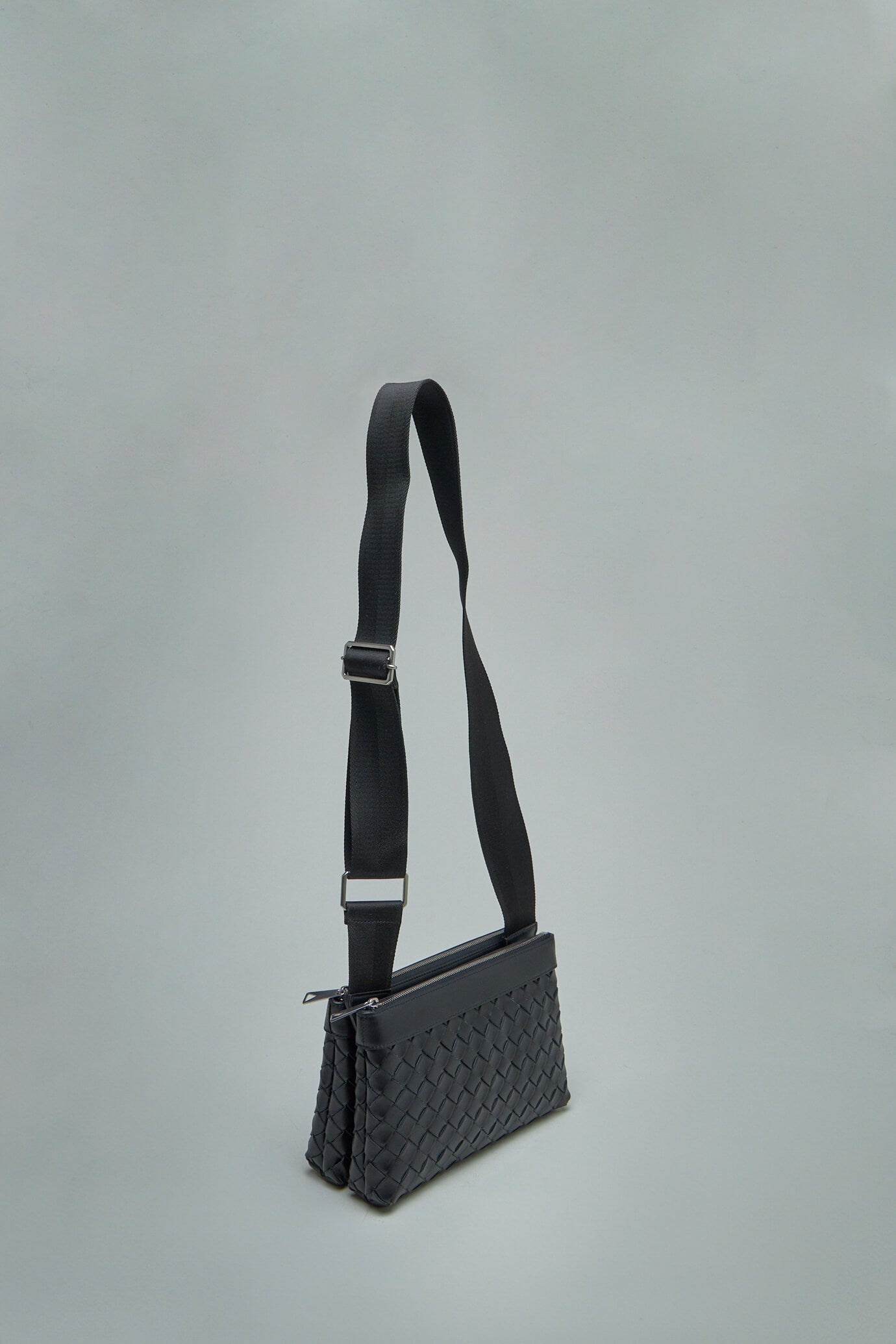 ショルダーバッグ BOTTEGA VENETA Black Leather Duo Intrecciato Crossbody Bag Bottega Veneta® Intrecciato Duo Bag in Black. Shop online now.