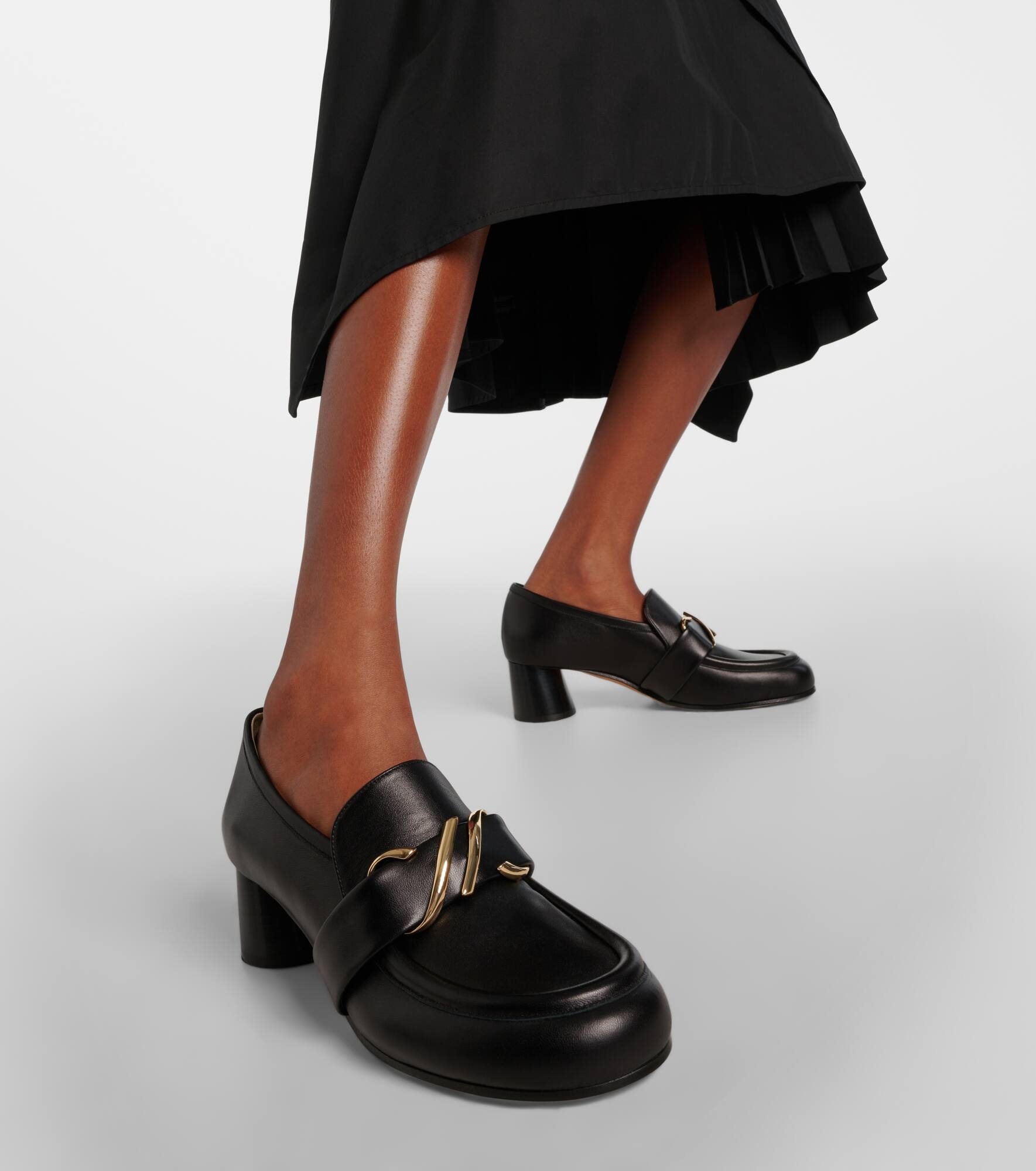 Monogram leather loafer pumps - 7