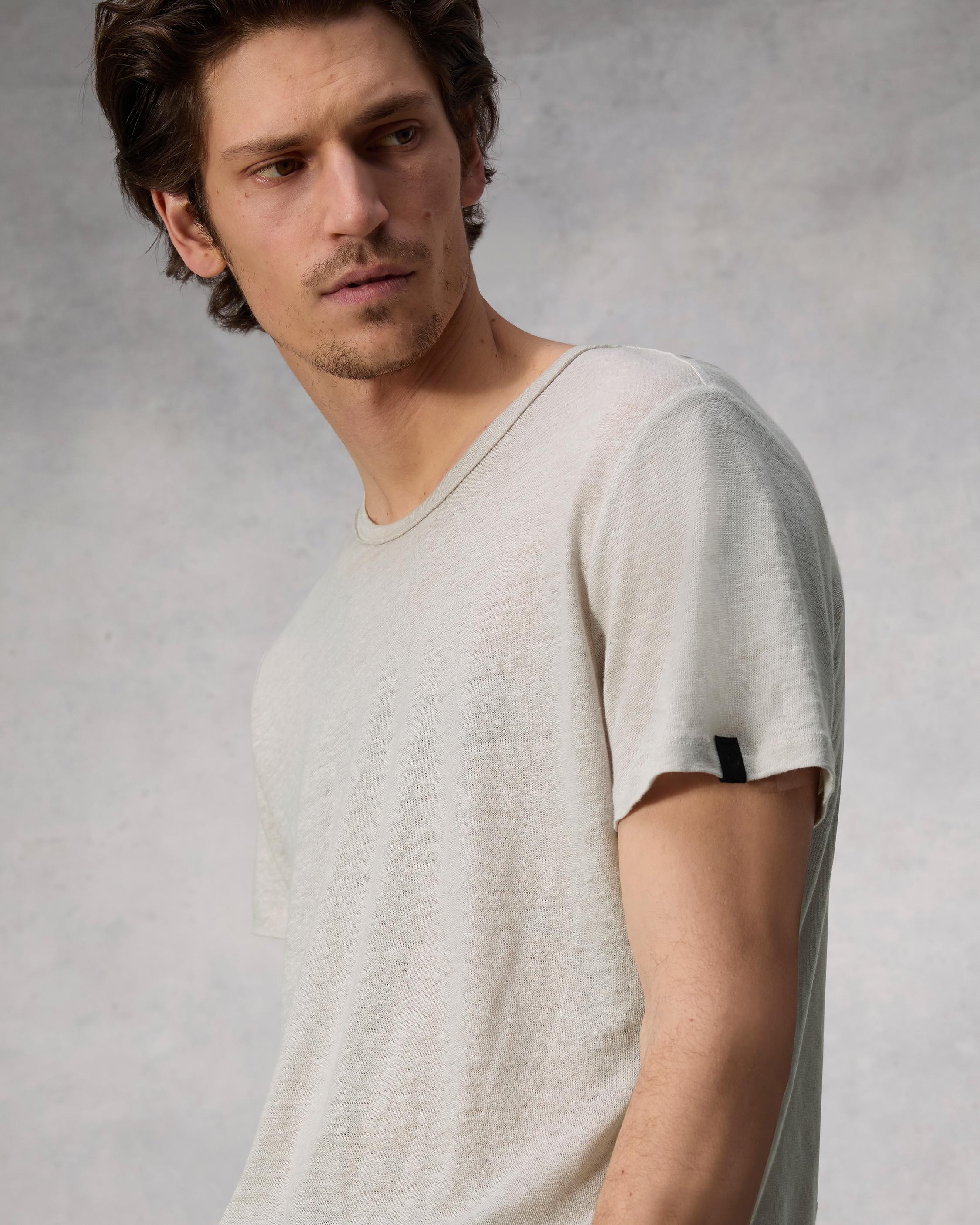 Classic Linen Tee
Classic Fit - 6