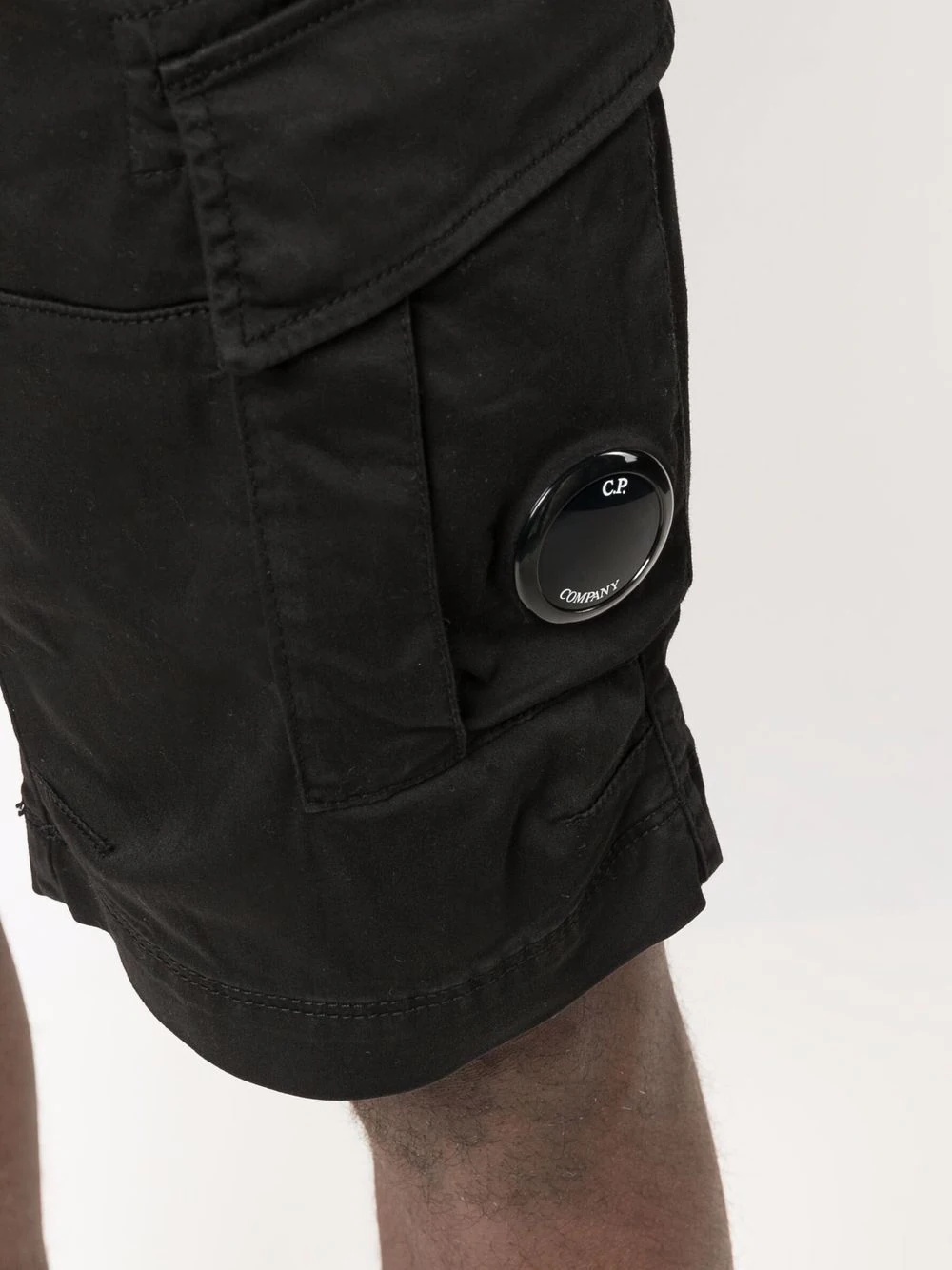 Lens-detail cotton cargo shorts - 5