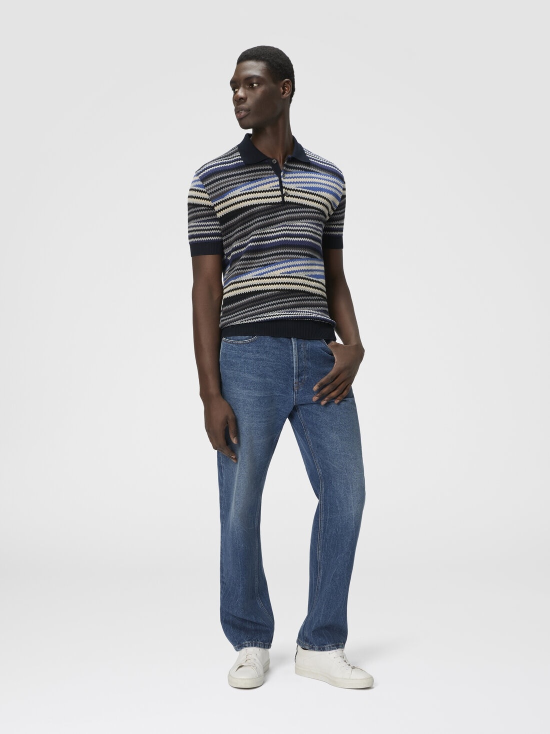 Short Sleeve Polo with Buttons and Striped Zigzag Pattern - 2