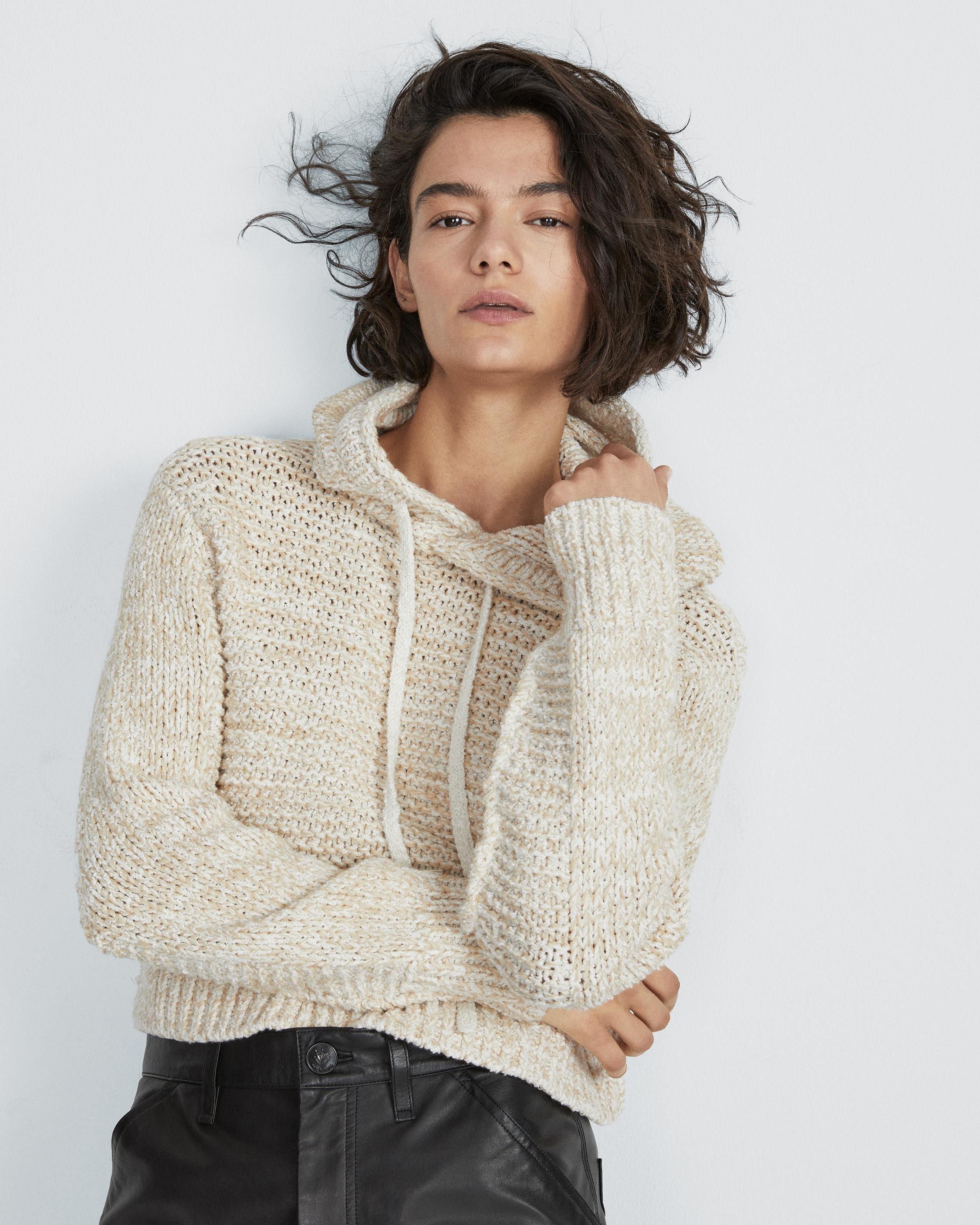 Jackie Linen Hoodie
Oversized Fit Sweater - 6