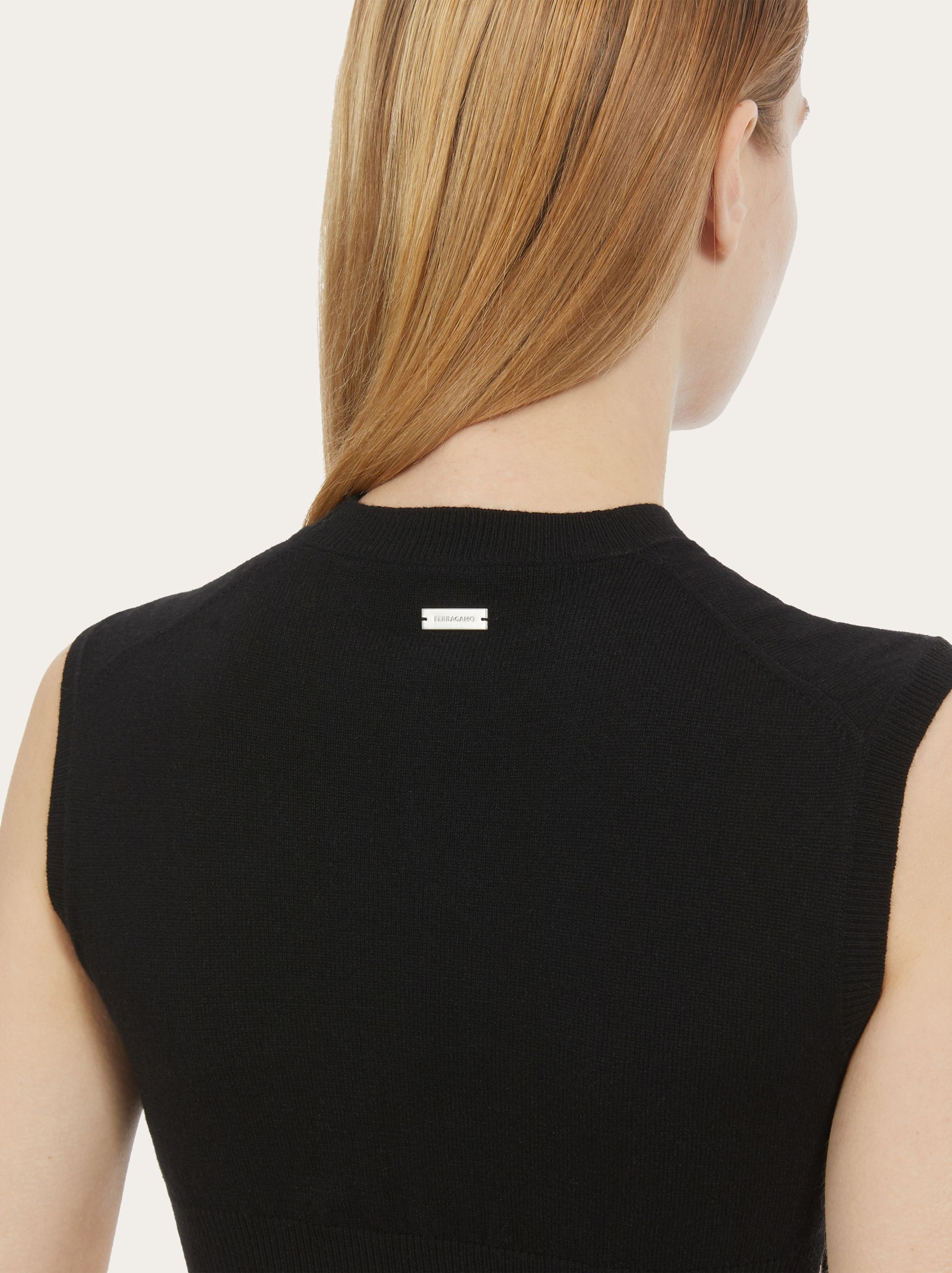 Sleeveless crop top - 5