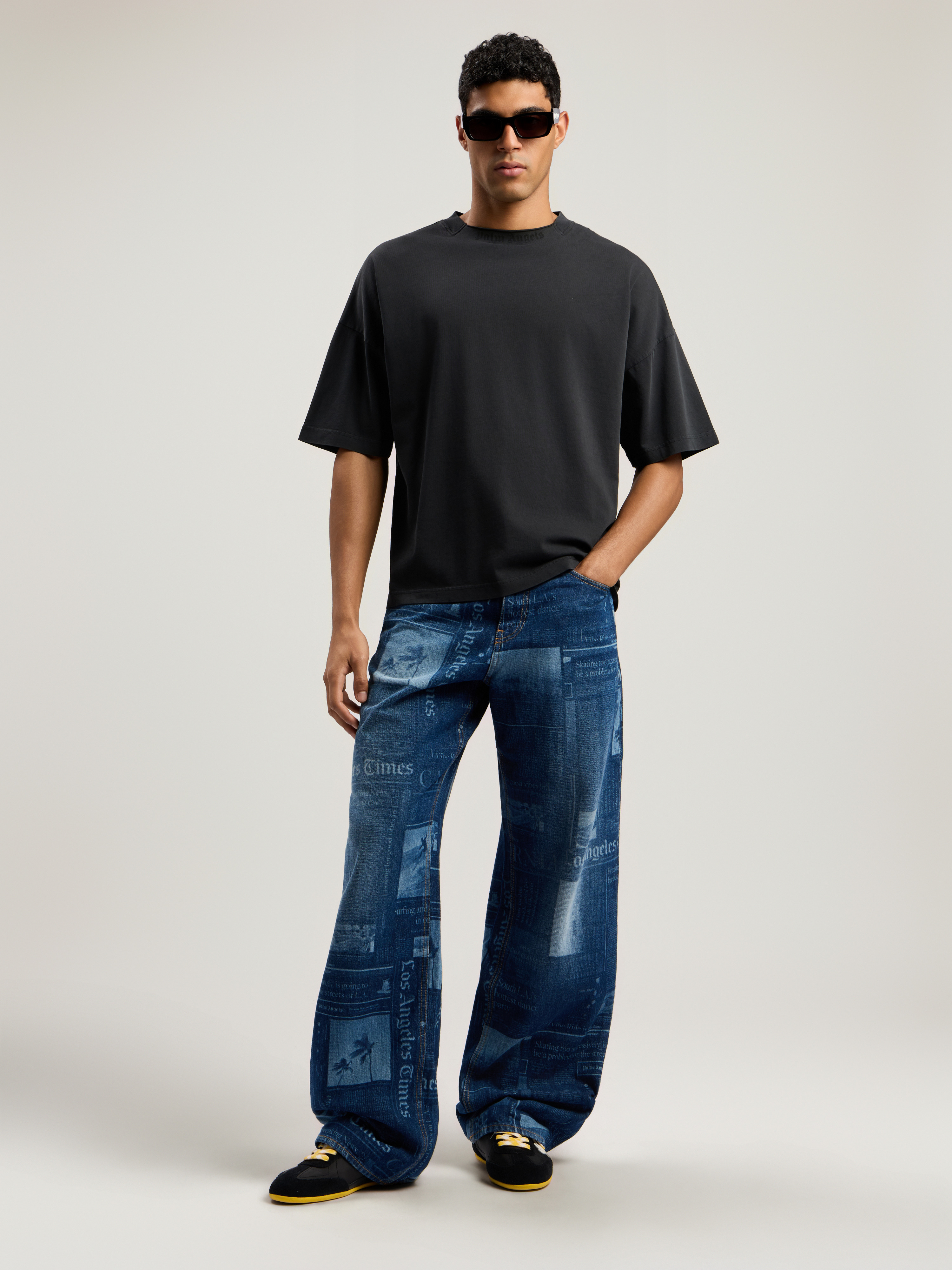 Curved Logo Loose Collar T-Shirt - 2