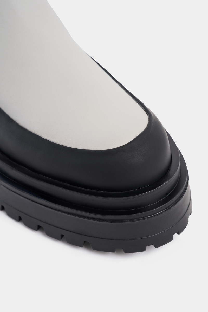 Stutterheim High Walker Leather Boots Ivory outlook