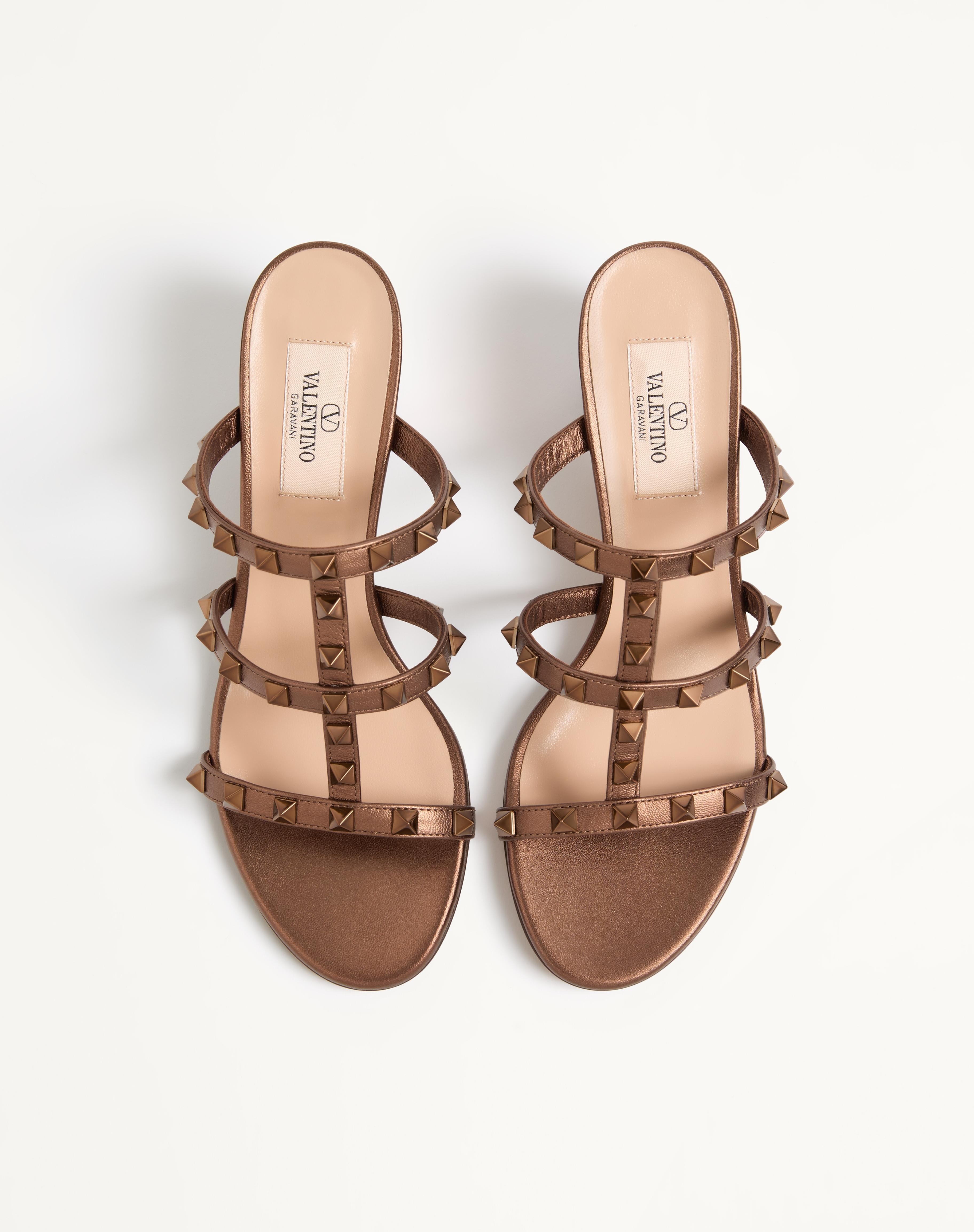 ROCKSTUD METALLIC CALFSKIN LEATHER SLIDE SANDAL 60 MM - 4