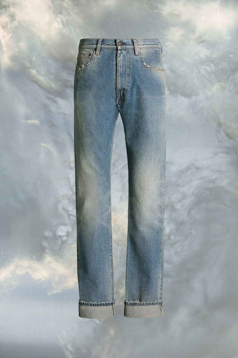 Distressed jeans 1