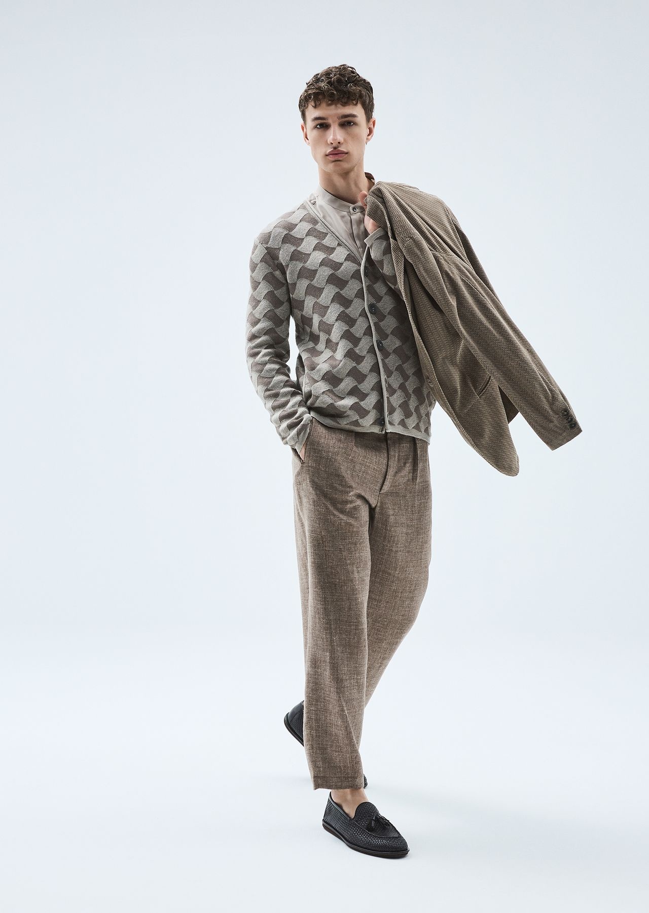 Single-breasted suede jacket with a chevron print - 6