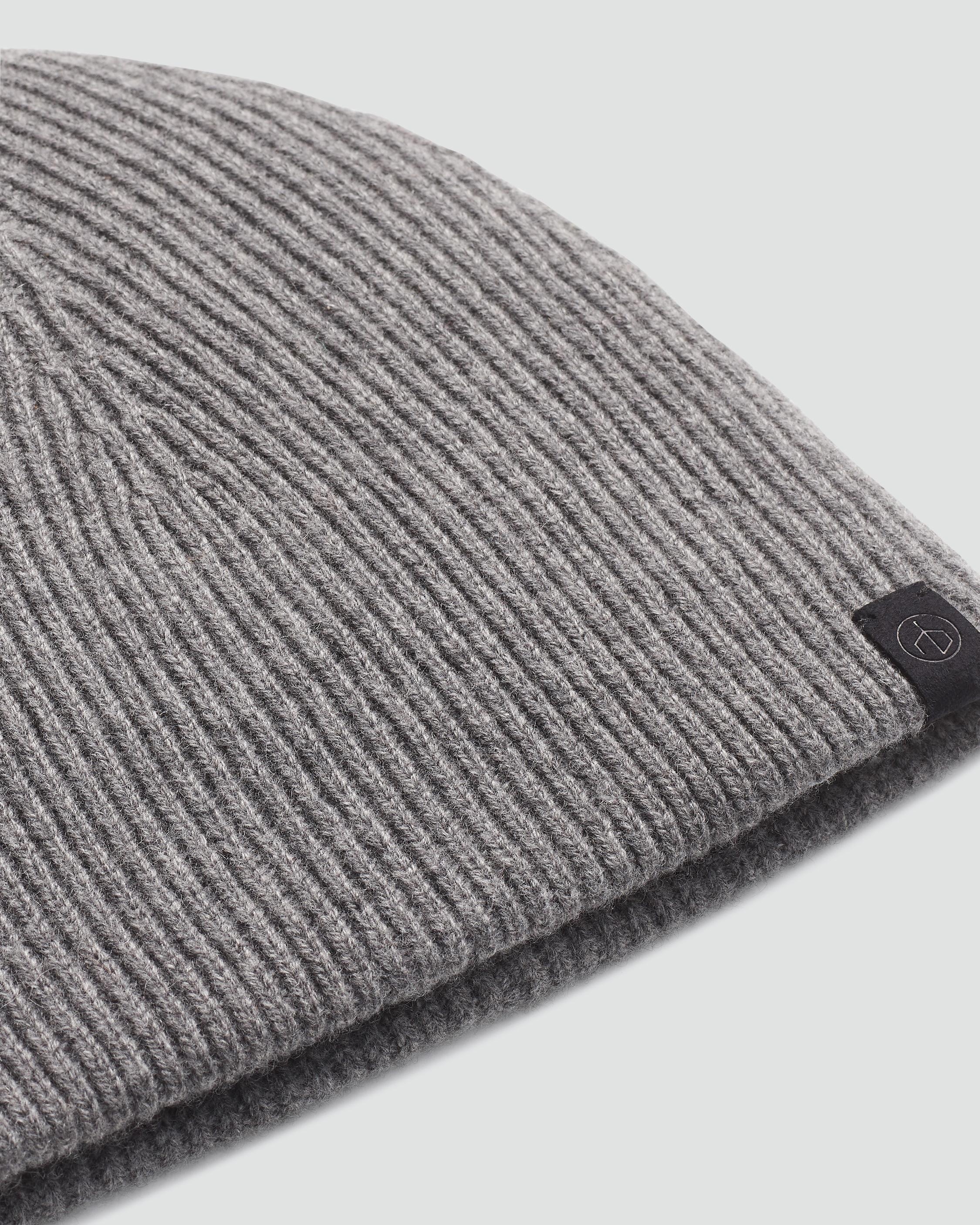 Ace Beanie
Cashmere Hat - 3