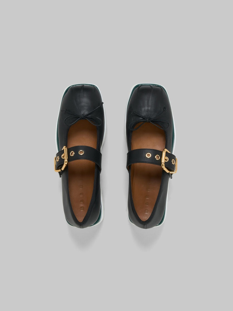 BLACK LEATHER MARY JANE SHOE WITH SCALLOPED SOLE 4