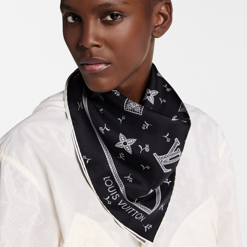 Monogram Romance Square 70 4