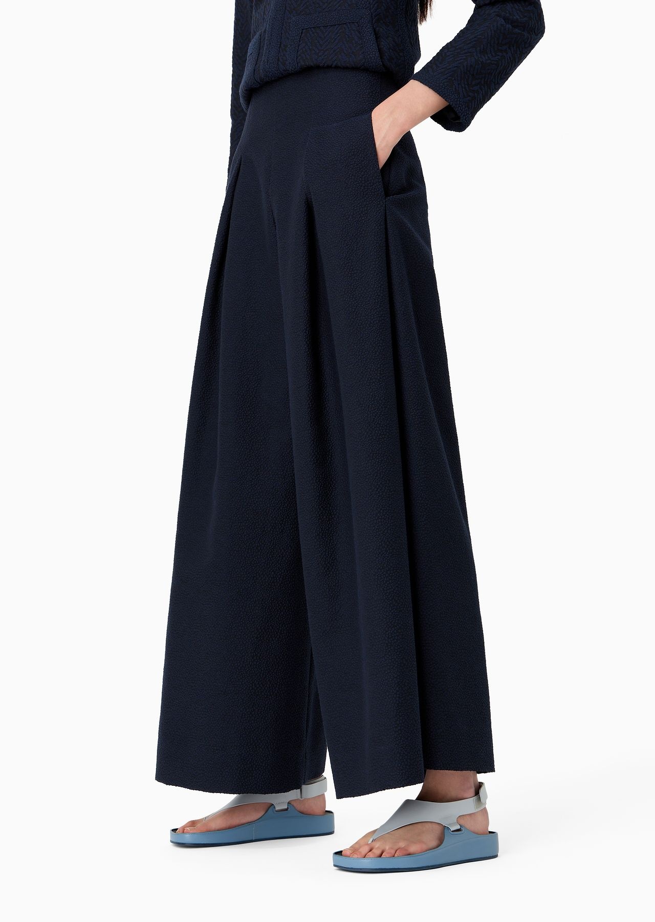 Wide pleated trousers with embossed jacquard motif - 2
