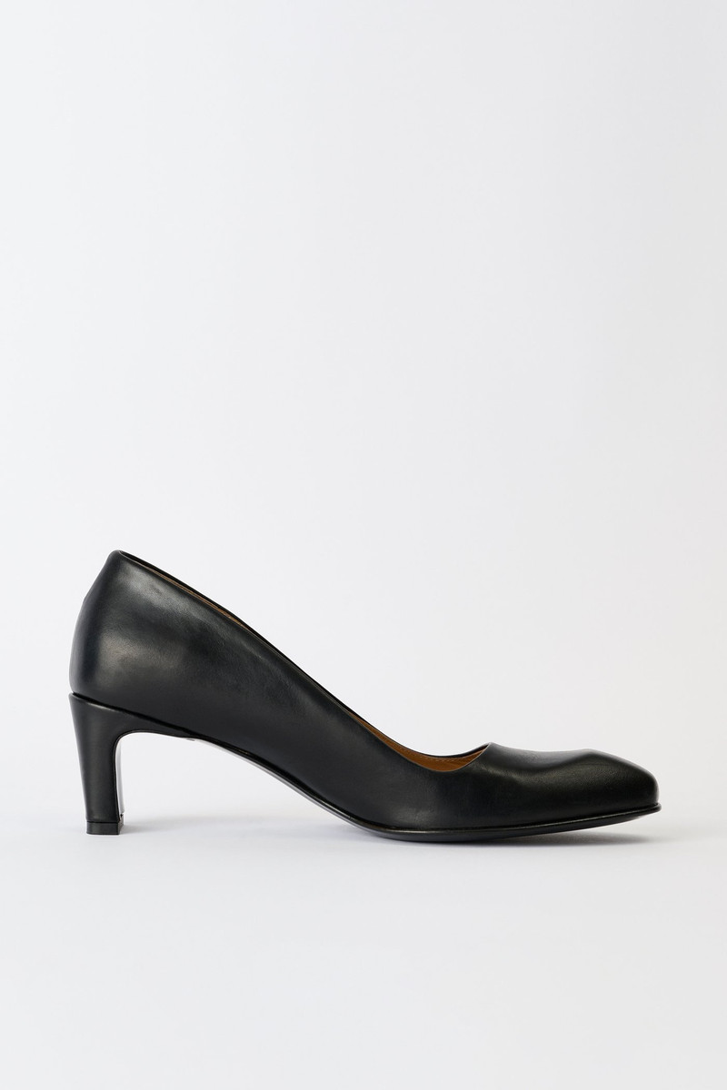 Karasu Pump Black Tensile Cattle Hide 4