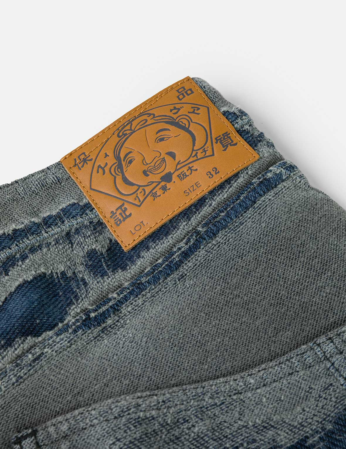 Washed Distressed Seagull Print 3D Cut Jeans - 6